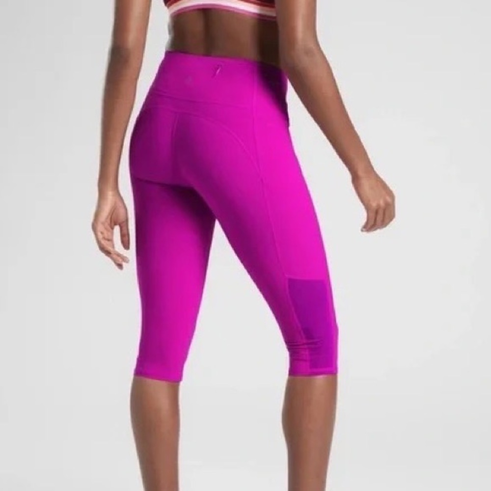 Athleta Dobby Be Free Knicker Crop Capri Leggings Magenta Pink Pants 446613 M - Picture 3 of 16